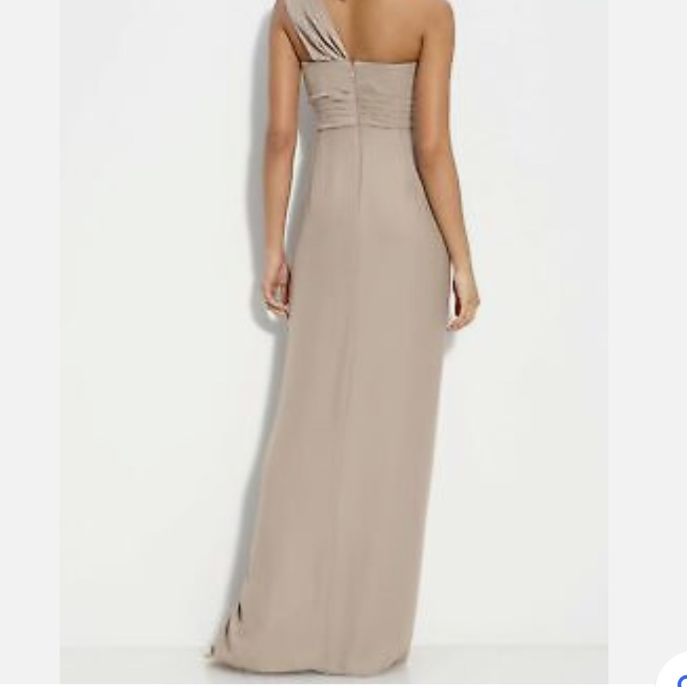 ✨ BCBGMAXAZRIA “Barbara” One Shoulder Satin Gown ✨ - Picture 4 of 7